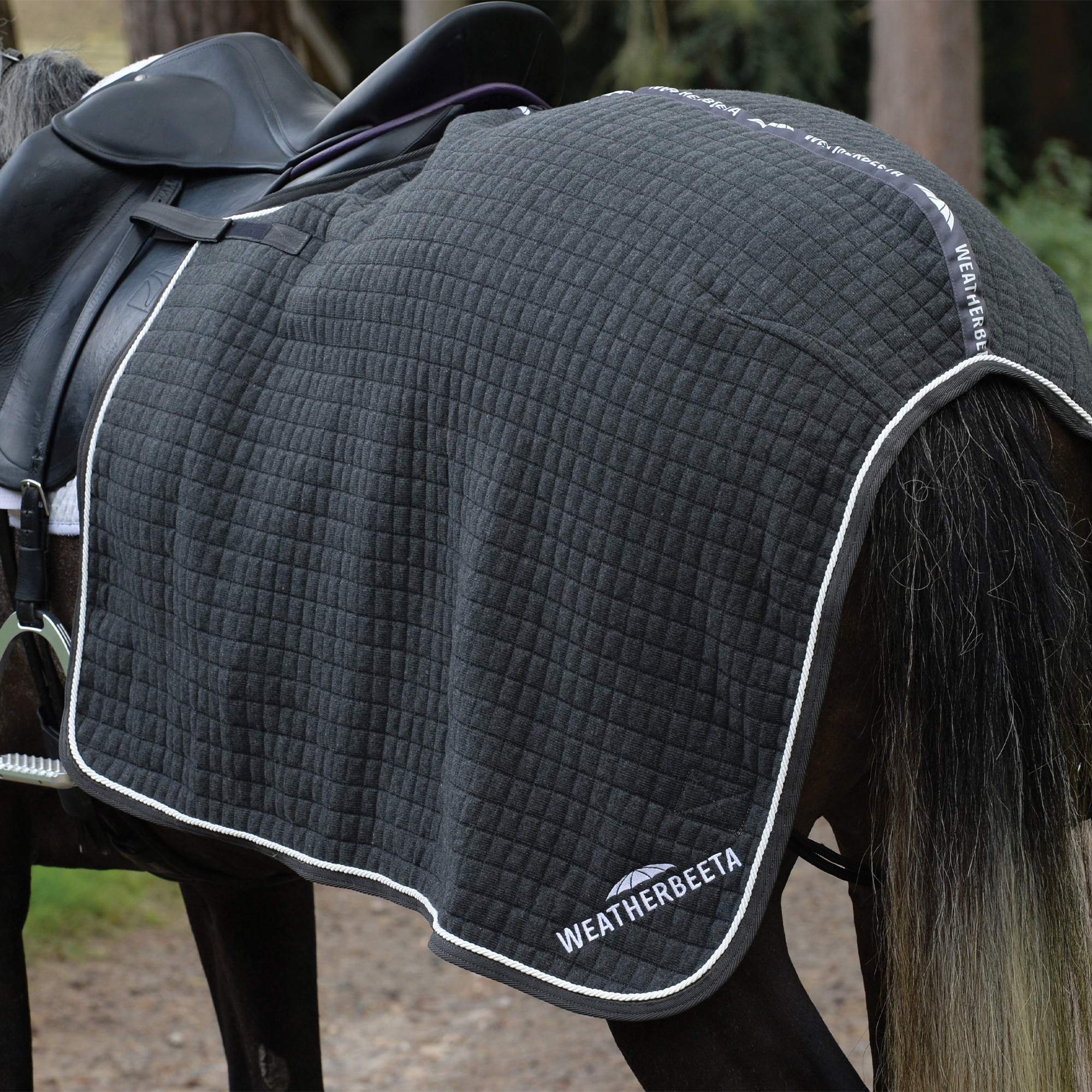 weatherbeeta-horse-rugs-weatherbeeta-thermocell-quarter-sheet-dark-grey