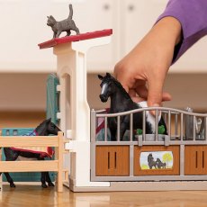 Schleich Horse Box with Mare and Foal                                          