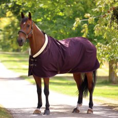 Shires Deluxe Stable Sheet Rug Black Cherry 